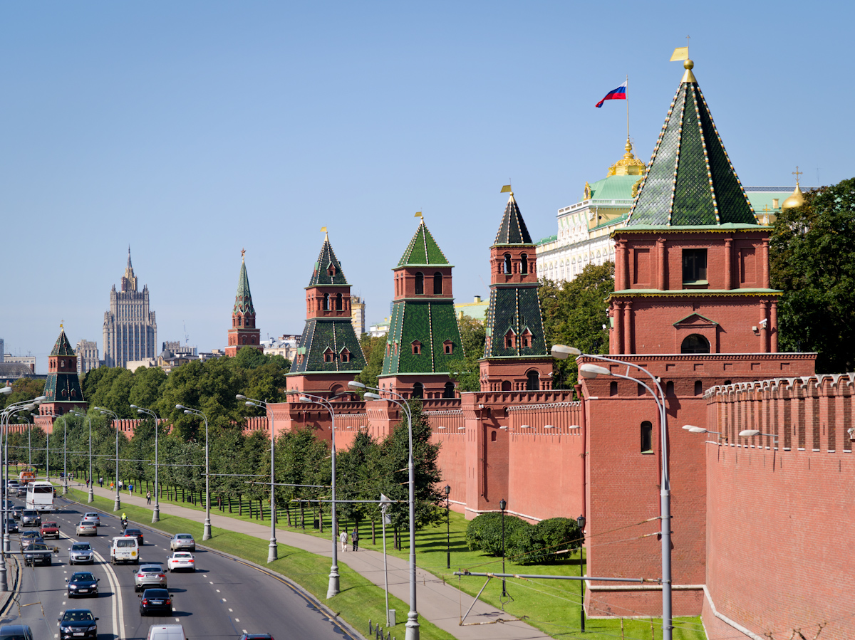 из чего сделан кремль в москве